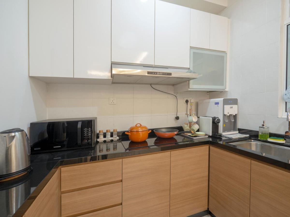 Seaview Condo Near Rf Mall, Food Court & Free Netflix Johor Bahru Exterior photo