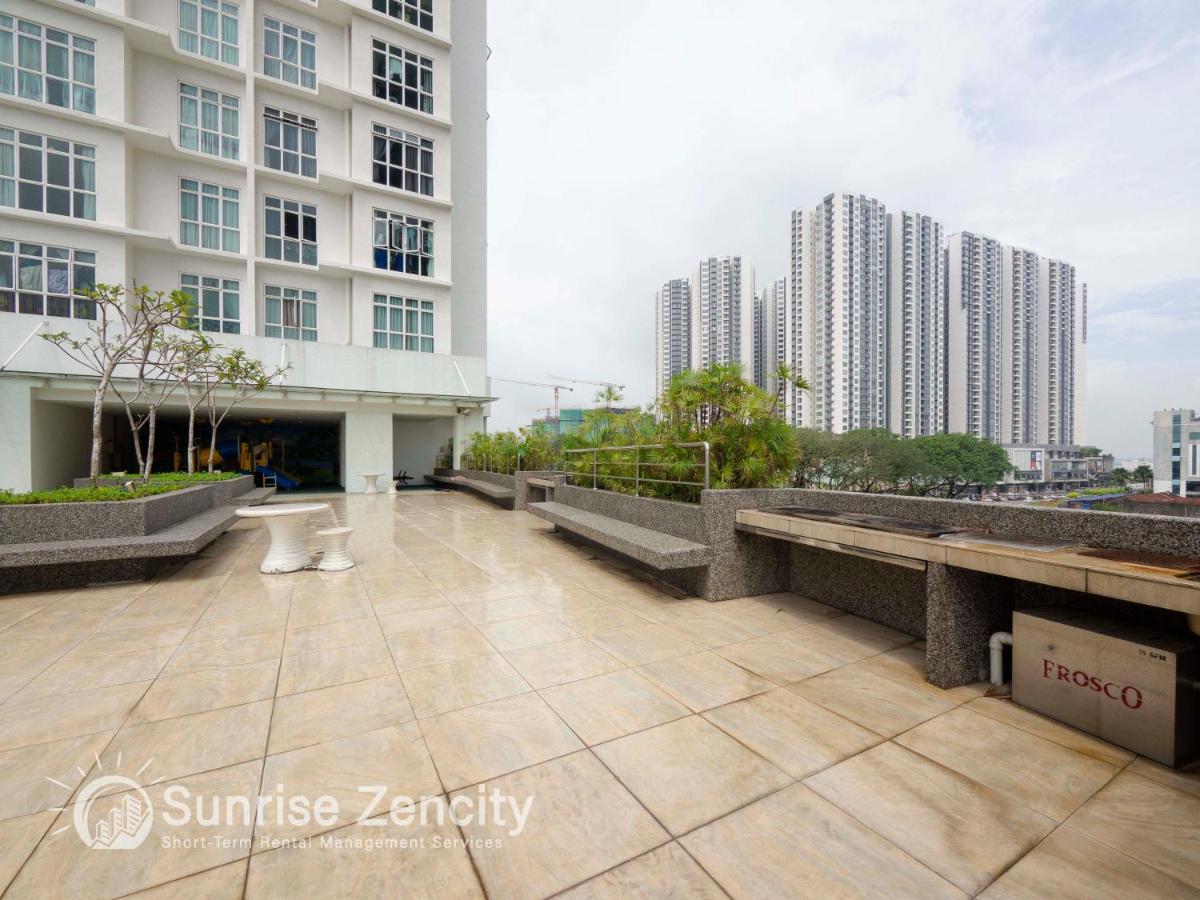 Seaview Condo Near Rf Mall, Food Court & Free Netflix Johor Bahru Exterior photo